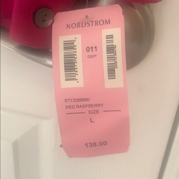 blouse - Picture 4 of 4